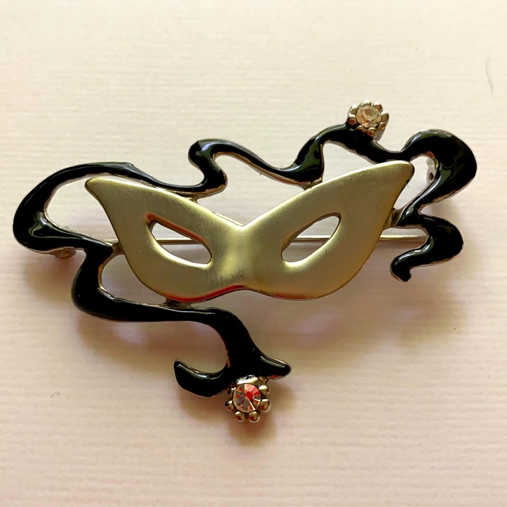 For The Masquerader In All!  👻